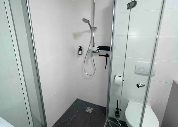 Am Lend Und Free Parking גראץ